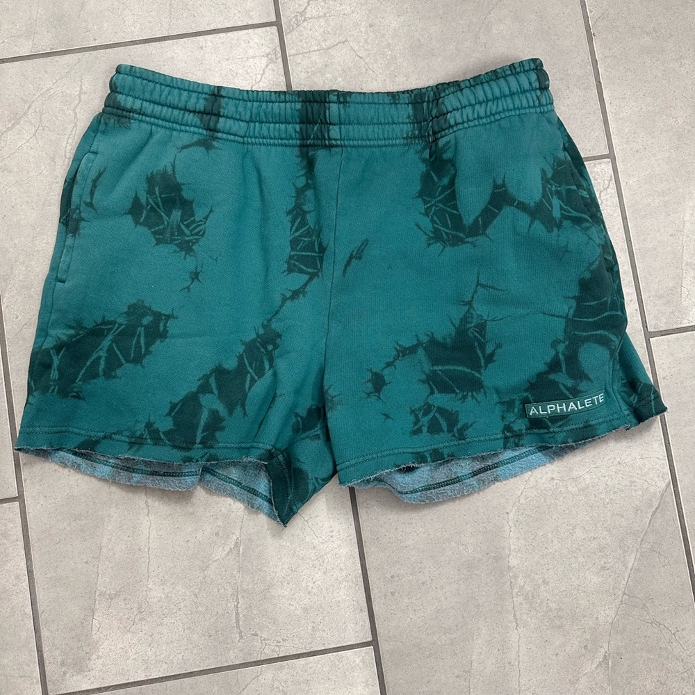 Alphalete shorts XL